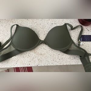 NWT Pepper Lift Up Bra in Sage 32A